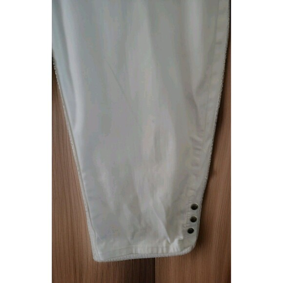 Not Your Daughter Jeans Size 12 White Lift/Tuck Cropped Button Leg Design - Picture 9 of 10